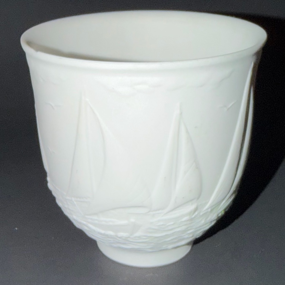 Lladro Portavela Regata Sailing the Seas Porcelain Cup‎ 3.5” Tall